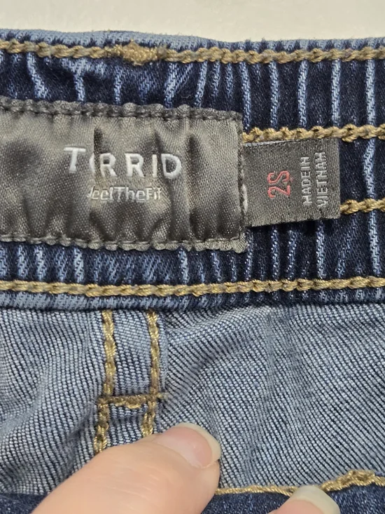 Torrid Size 2XS Distressed Drawstring Denim Jeans Stretch Pull-On Boyfriend Crop - Picture 3 of 5